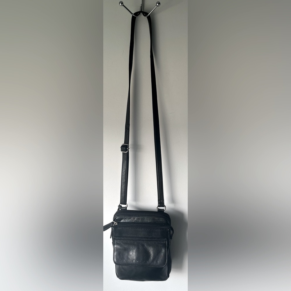 Vintage Fossil Black Pebble Leather Crossbody Bag